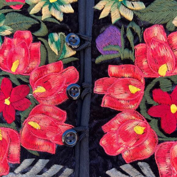 Vintage Handmade Guatemalan Handmade Embroidered Red Floral Vest Medium - Picture 3 of 8